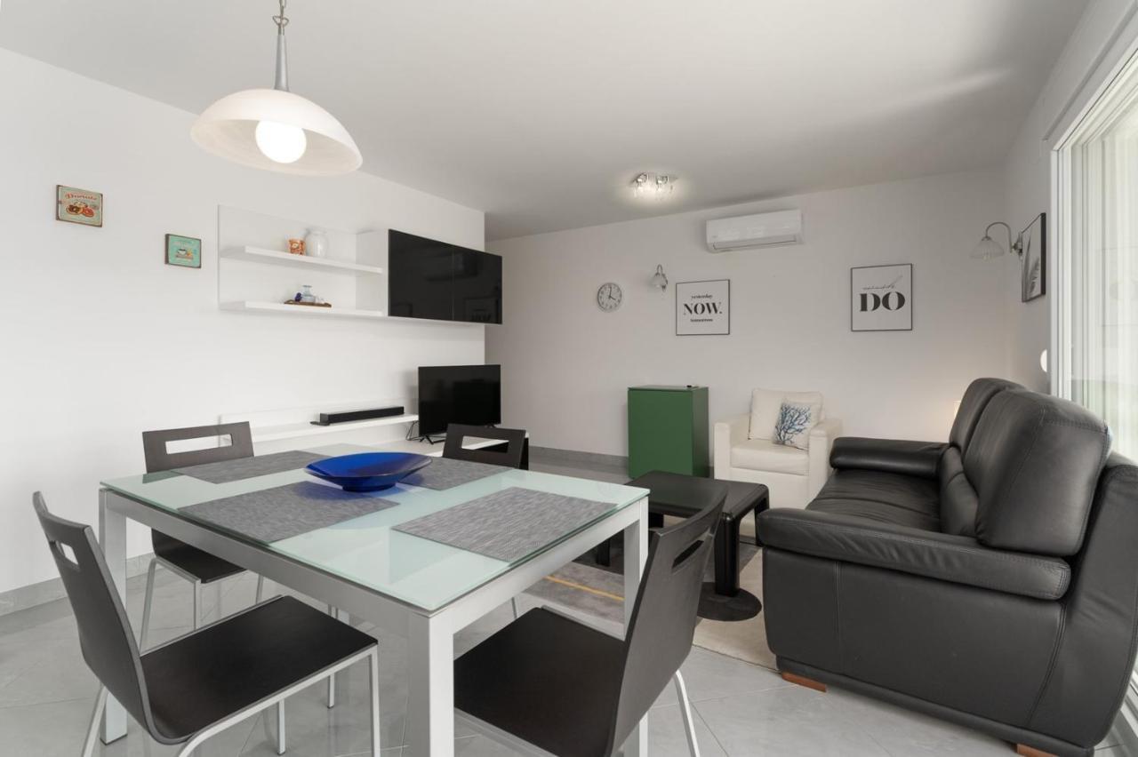 Apartment Sky By Seeadria Agency Novigrad  ภายนอก รูปภาพ