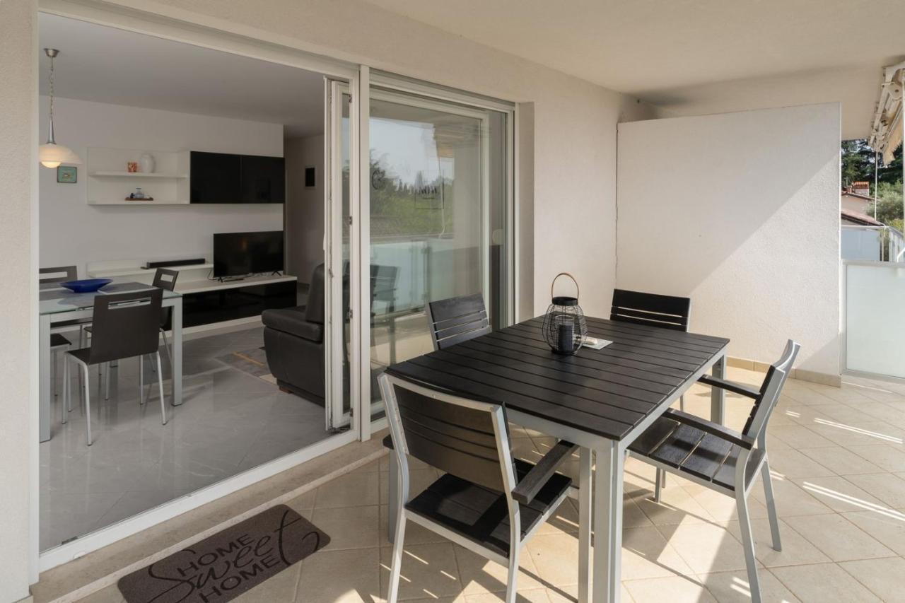 Apartment Sky By Seeadria Agency Novigrad  ภายนอก รูปภาพ