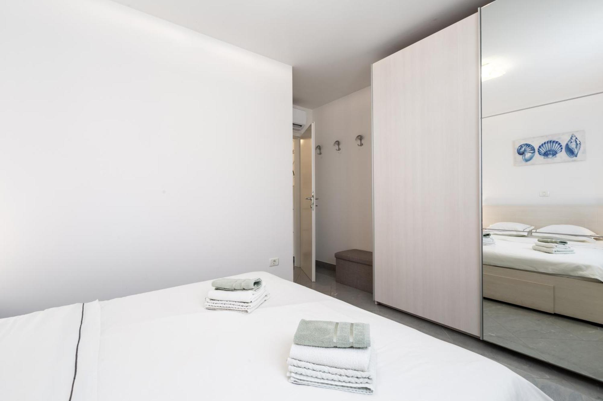 Apartment Sky By Seeadria Agency Novigrad  ภายนอก รูปภาพ